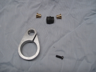 La bride de fixation infrieure du tube d'chappement